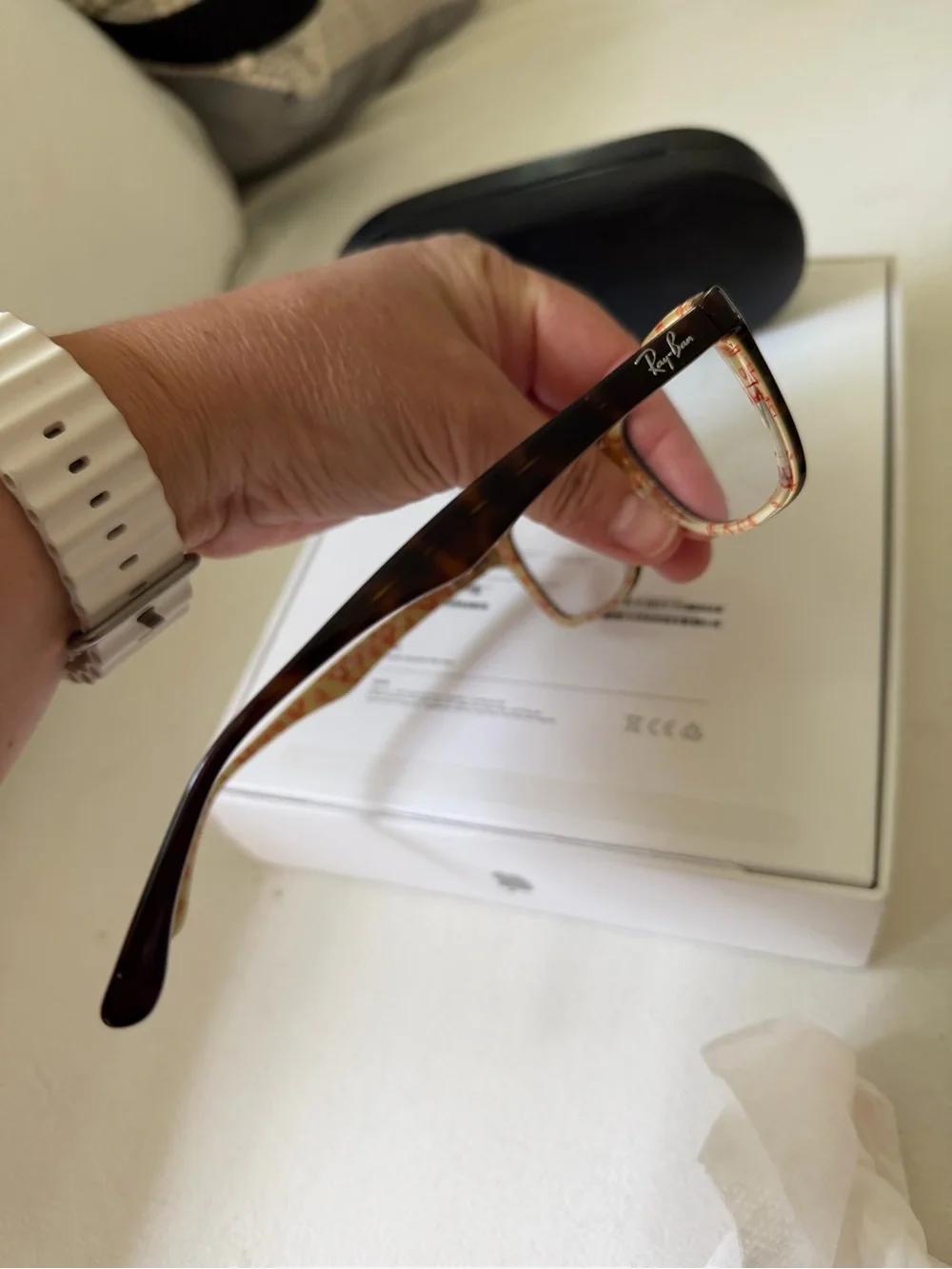 Ray-Ban Tortoiseshell Frames with Cream Patterned Temples